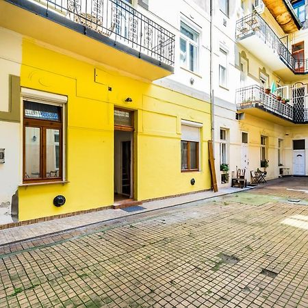 Bpr Cozy Rosie Apartment Budapest Bagian luar foto