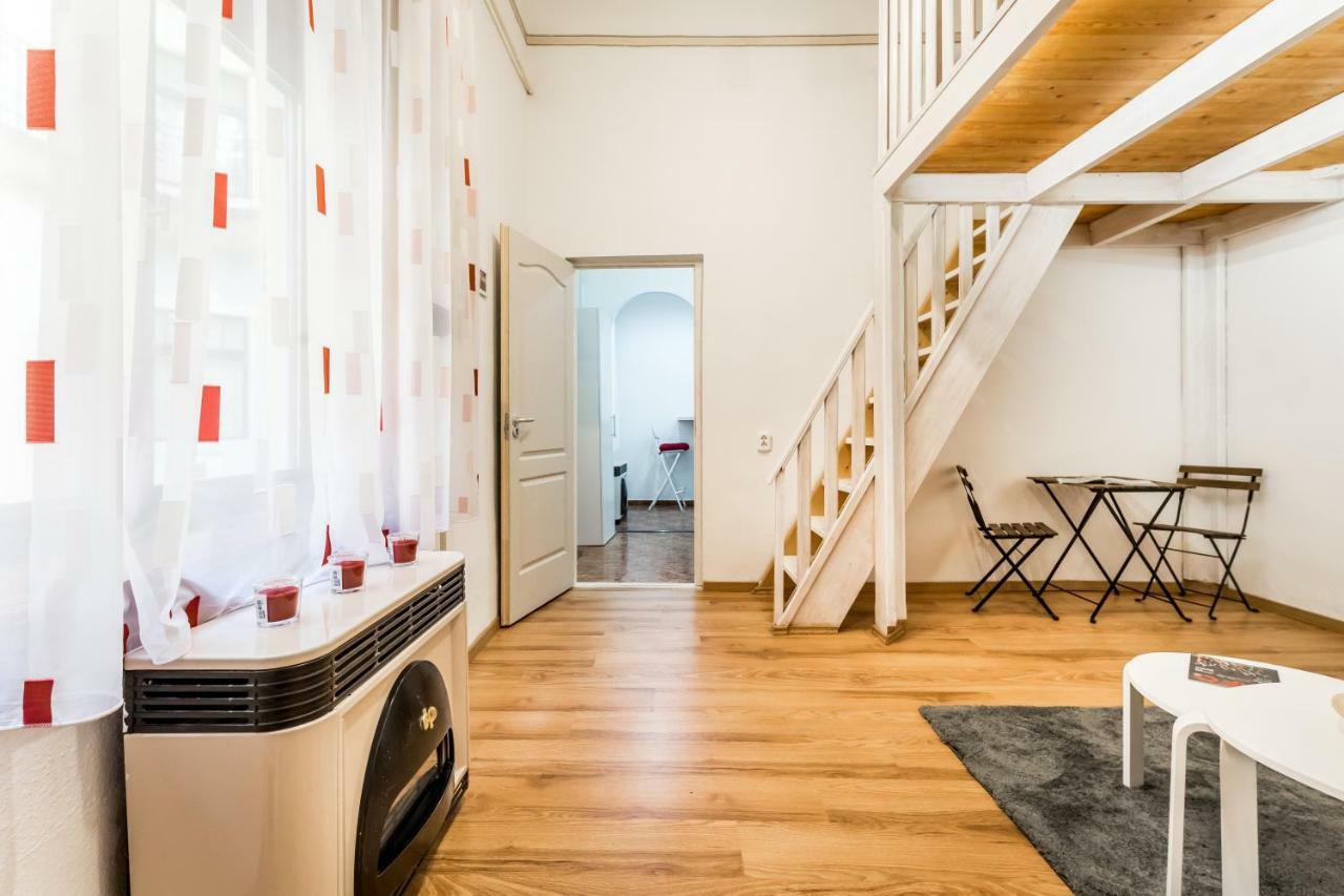Bpr Cozy Rosie Apartment Budapest Bagian luar foto