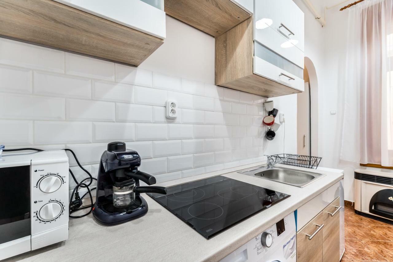 Bpr Cozy Rosie Apartment Budapest Bagian luar foto